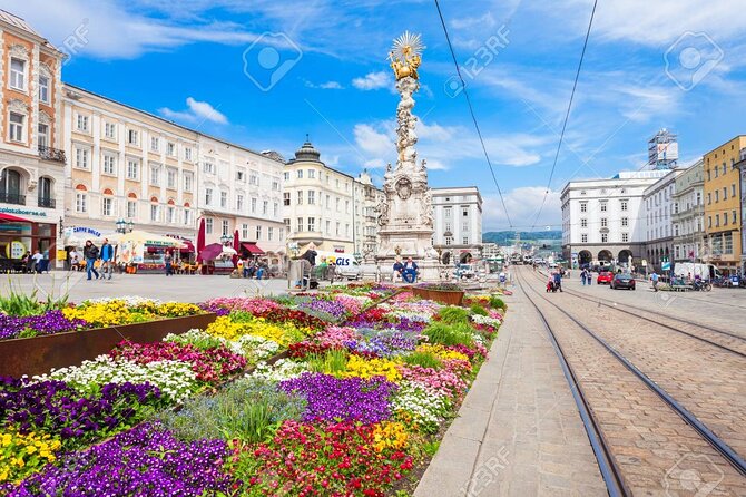 Private Return Day Trip from Linz to Cesky Krumlov with Guided Tour - The 1.5-Hour Guided Walking Tour: What You Gain Fast
