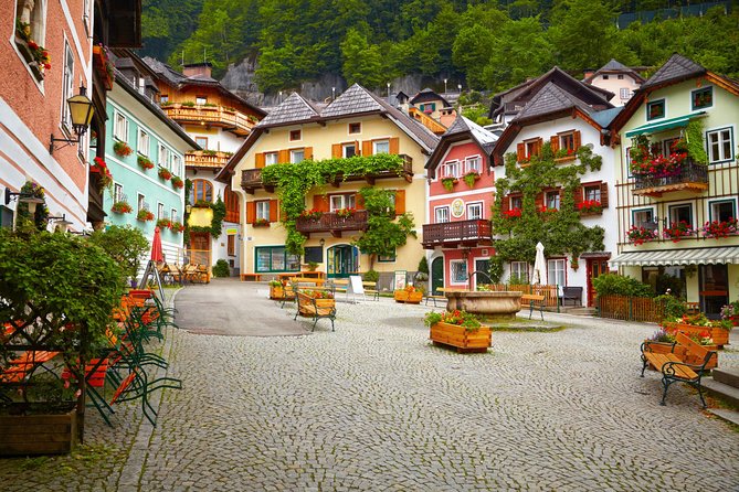 Private Salzkammergut and Hallstatt Tour from Salzburg - Lake Fuschl and Schloss Fuschl: a quick walk to emerald views