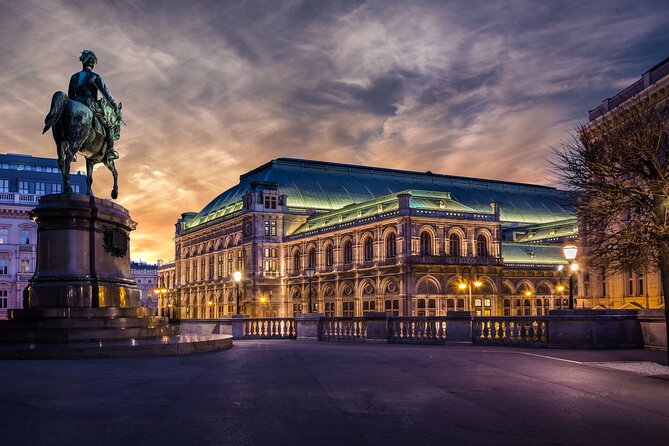 Private Scenic Transfer from Munich to Vienna with 4h of Sightseeing - Berchtesgaden Eagles Nest: Alpine views with major WWII connections