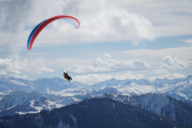 Private Tandem Paragliding Werfenweng Mt Bischling - The air show: what you see while flying above Werfenweng