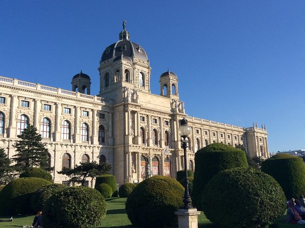 Private Tour of the Picture Gallery of the Fine Arts Museum VIenna (Kunsthistorisches Museum) with an Art Historian - Meeting at Maria-Theresien-Platz, Finding Your Guide Without Stress