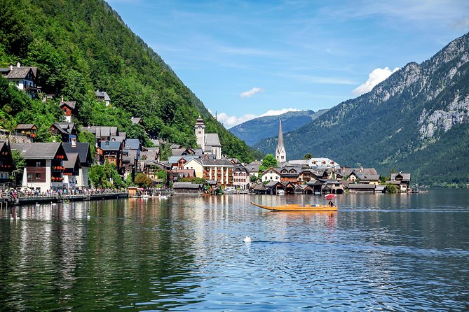 Private Tour: Salzburg Lake District and Hallstatt from Salzburg - St. Gilgen Mozartplatz, where the lake does the talking