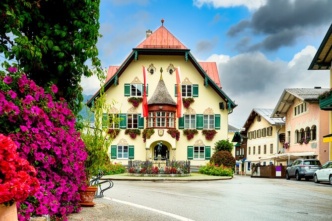 Private tour Salzburg - Mondsee - St. Gilgen with local driver - Salzburg to Mondsee and St. Gilgen, the easy-living route