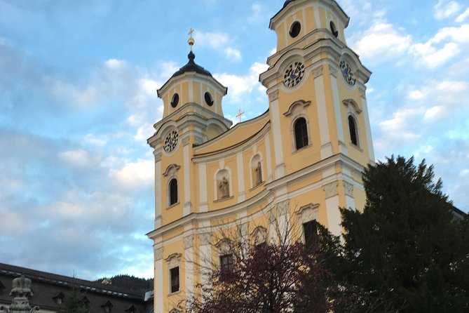 Private Tour The hills are alive: a tour to locations of the Sound of music film - Hellbrunn Palace grounds and the Gazebo stop