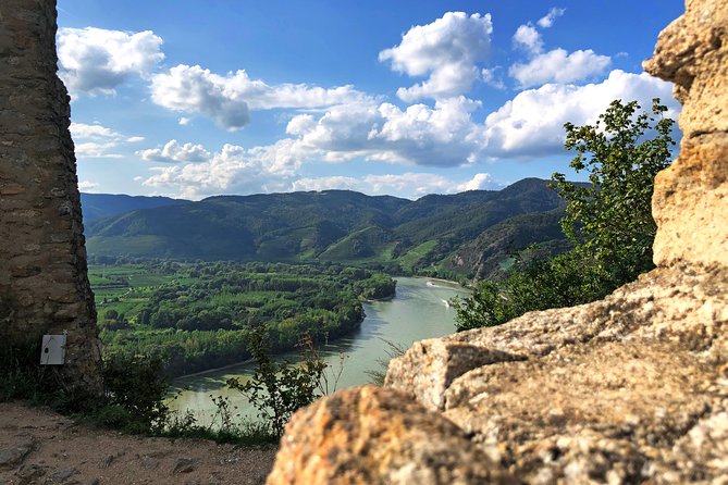 Private Tour Vienna to Salzburg via Wachau & Lake District - Dürnstein: a perfect hour for legends and river views