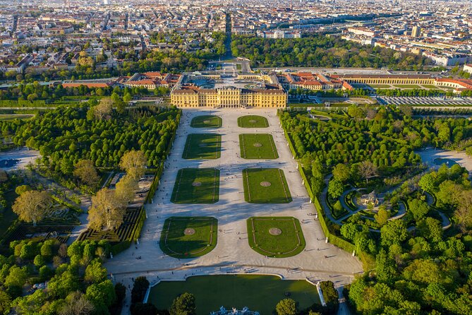 Private Transfer from Budapest to Vienna with 2h of Sightseeing, Local Driver - Timing Made Simple: Where the 4 to 5 Hours Comes From