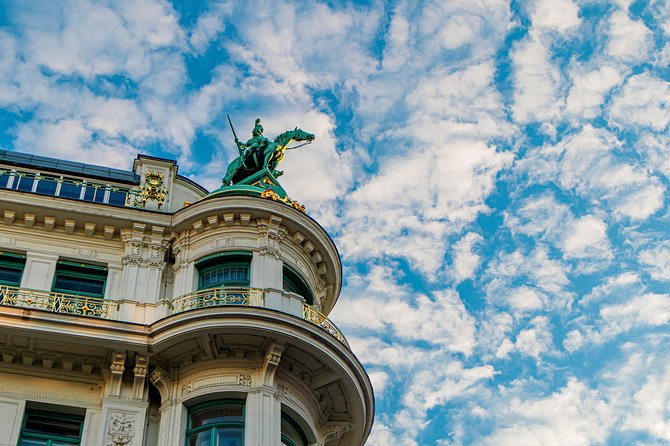 Private transfer from Salzburg to Vienna with 3h Sightseeing stop in Hallstatt - What your driver will do (and what they won’t)