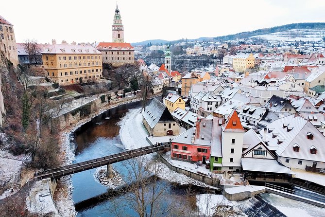 Private transfer in a Sanitized Car Prague to Vienna with 2h stop Cesky Krumlov - The scenic drive to Austria, plus an easy border crossing