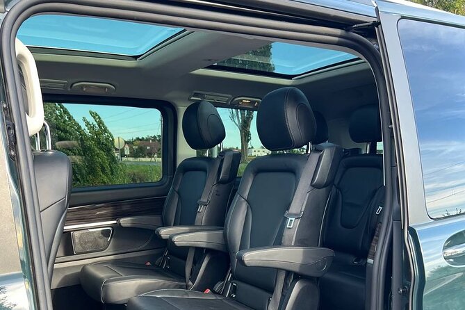 Private Vienna Chauffeur Service Airport Transfer - Your first orientation in Vienna, without forcing a full tour