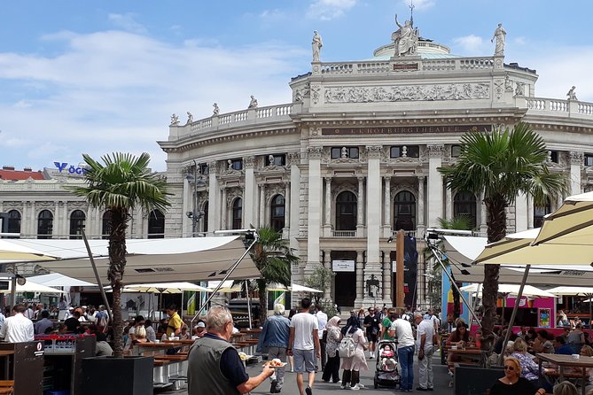 Private Vienna Highlights History Walk — WWII and Post War Vienna - Heldenplatz and Hofburg: power up close, from imperial ceremony to Anschluss
