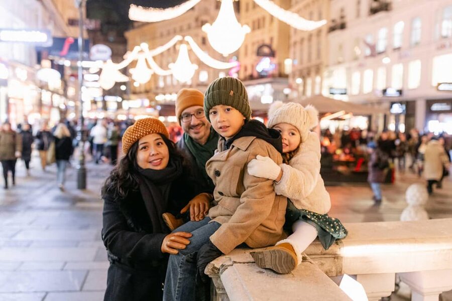 Professional Photoshooting in Vienna - Christmas and winter timing, including when snow shows up