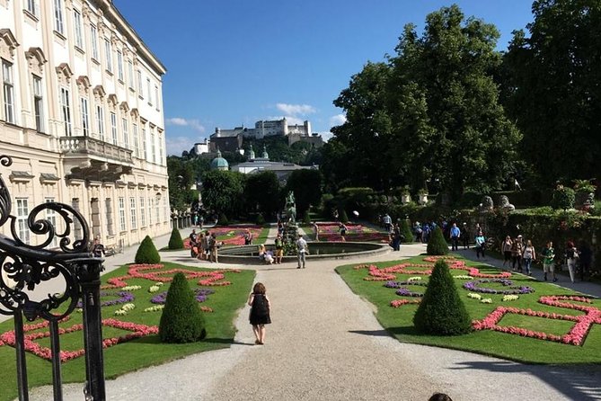 Public 8h tour to sites of "The Sound of Music Movie" & Hallstatt - Schloss Hellbrunn: the gazebo and the famous 16-going-on-17 frame