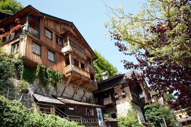 Public 8h tour to sites of "The Sound of Music Movie" & Hallstatt - St. Michael’s Basilica: closing the loop with the wedding scene