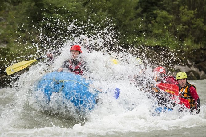 Rafting in Salzach with a state-certified raft guide - The early paddling stretch: learning commands fast