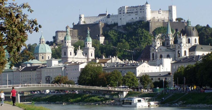 Salzburg 2.5-Hour Walking Tour: Mozart, Old Town & More - Mirabell Palace to Makartplatz: the route begins with a story
