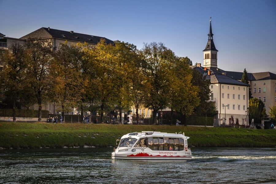 Salzburg: Amphibious Splash Tour on Land & on Water - Mirabell Palace and the street-level Salzburg you can picture fast