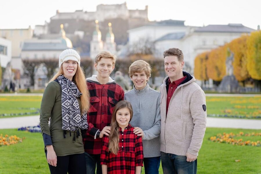 Salzburg City: private photoshoot at Salzburgs landmarks - Mirabell gardens: the clock starts, and your best variety happens here