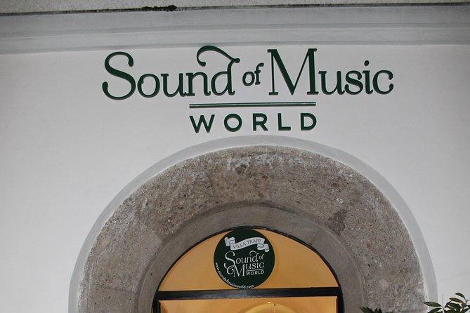 Salzburg City Tour - Private Tour All Inclusive - Leopoldskron palace: the pond-side story stop
