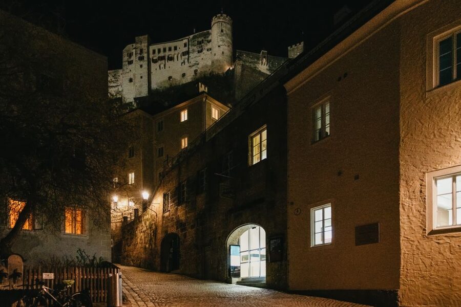 Salzburg: Dark History Tour - Price and value: $32 for 90 minutes of guided narrative