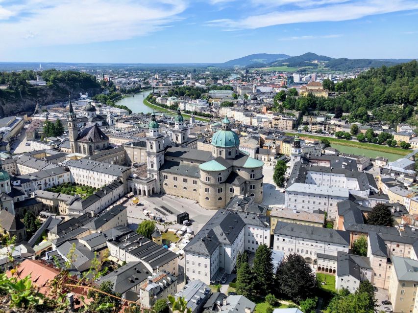 Salzburg: Express Walk with a Local in 60 minutes - Who should book, and who should skip