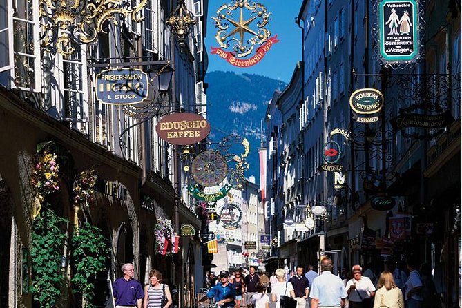 Salzburg Introduction Walking Tour - The Trapp story: why the WWII context is the real point