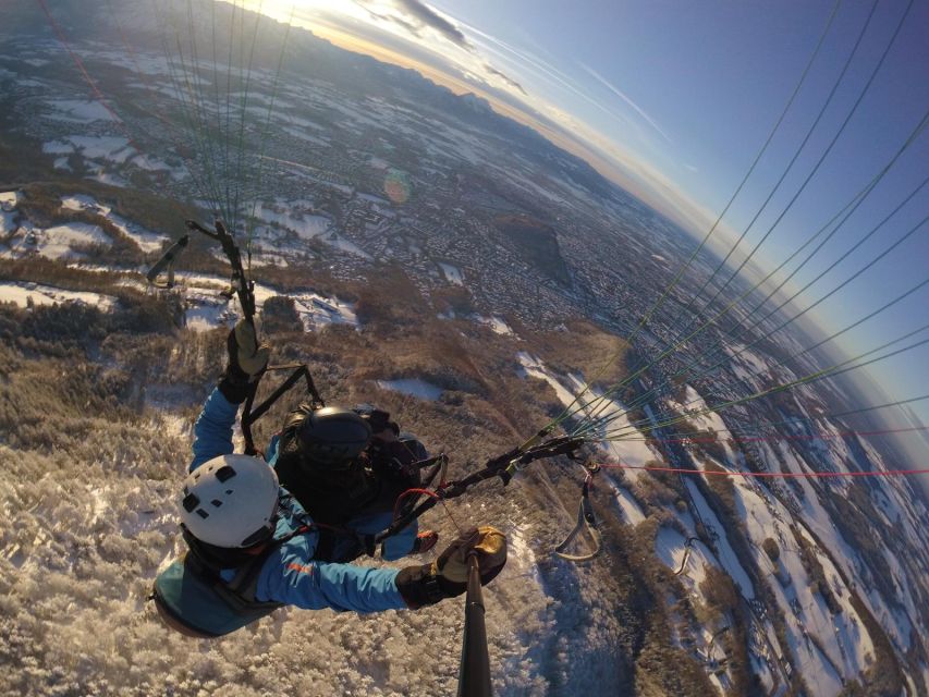 Salzburg like an eagle: tandem paragliding from Gaisberg - The pre-flight moment, calm instructions and getting geared up