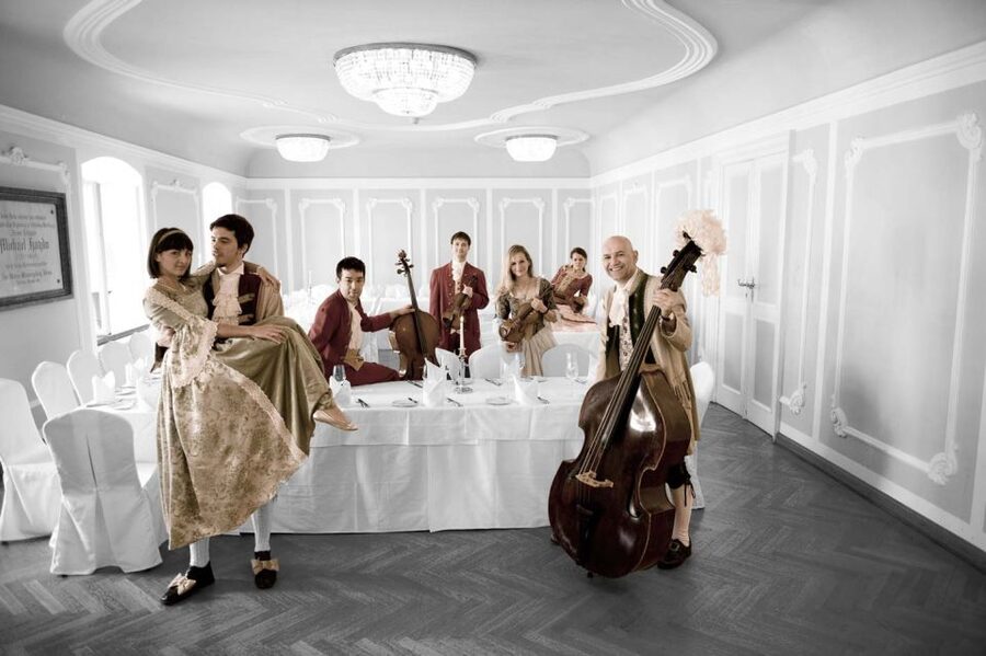 Salzburg: Mozart Concert with Dinner - The concert: operatic Mozart highlights you can follow in one night