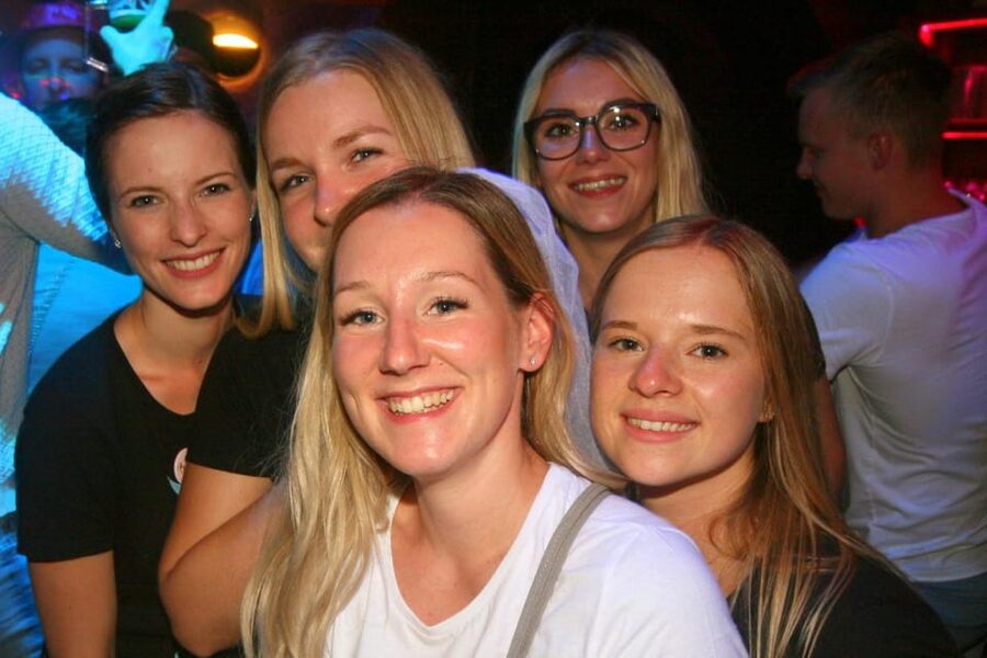 Salzburg: Pubcrawl Tour through best Bars and Clubs in Town - Price and Value: Why This Costs About 41 USD