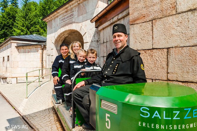 Salzburg Super Saver: Original Sound of Music and Salt Mines Day Trip - Leopoldskron and Mondsee: Trapp Family Connections and the Wedding Chapel