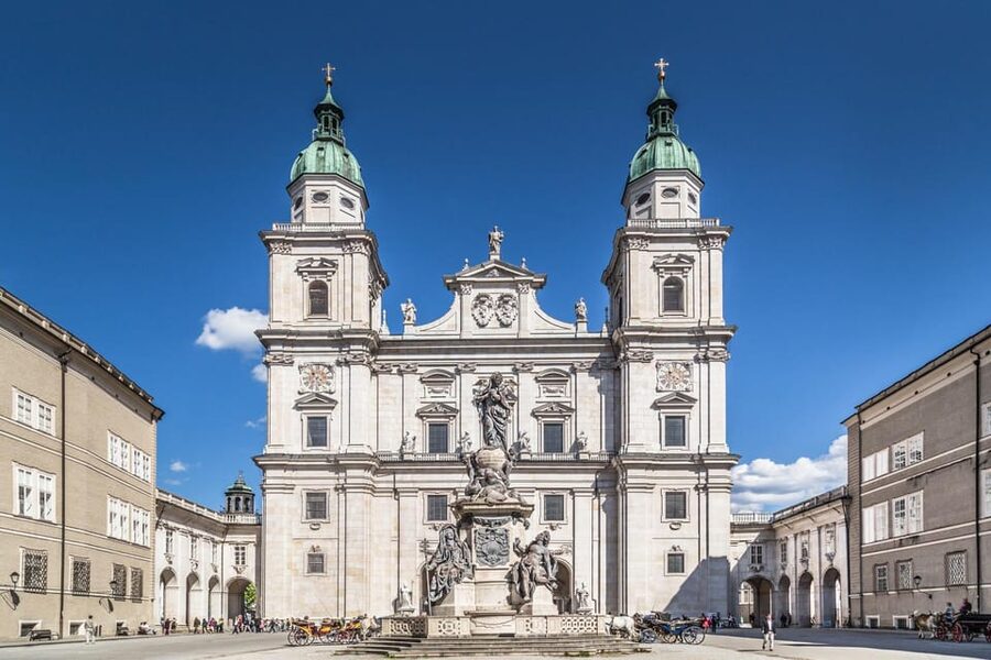Salzburg Tour: Mirabell Gardens, Sound of Music, Mozart - How the 2-hour group format actually feels