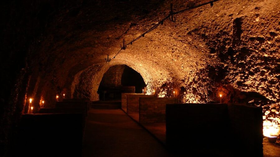 Salzkammergut: Sandstone Beer Cellar Tour - The quick arts and crafts market stop