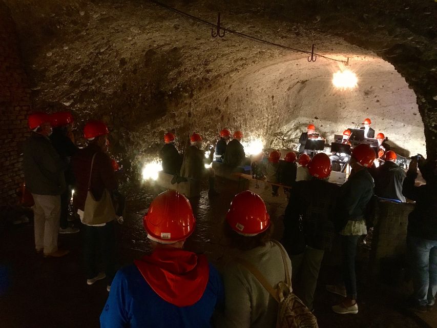 Salzkammergut: Sandstone Beer Cellar Tour - Duration and flow: why 90 minutes works