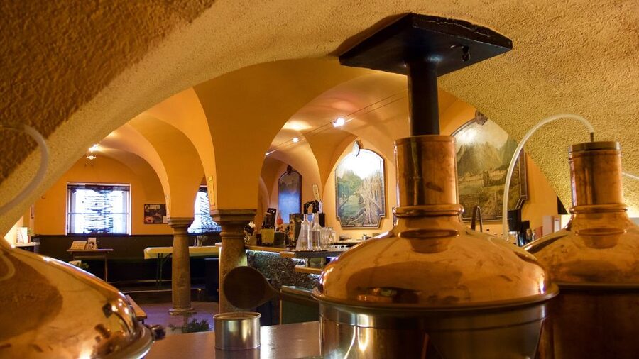 Salzkammergut: Sandstone Beer Cellar Tour - Stepping into the sandstone cellar with Ice Age clues