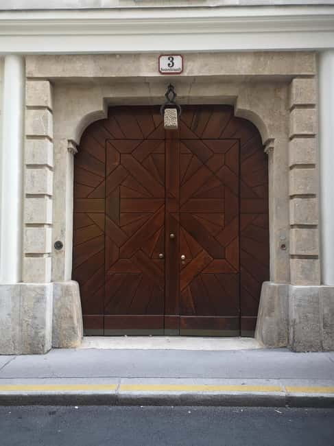 Scandals, affaires & anecdotes in Vienna - Getting low-budget tips that actually fit your trip