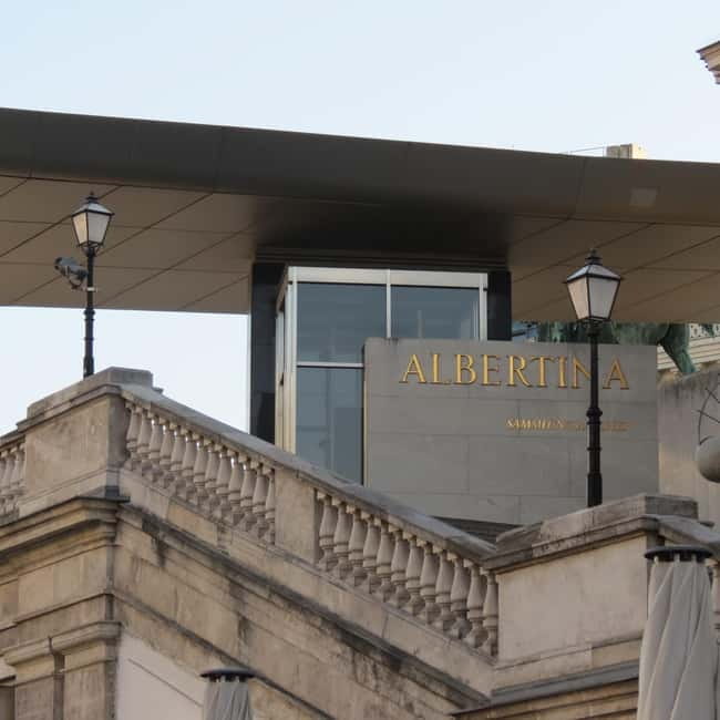 Scandals, affaires & anecdotes in Vienna - The real point of the route: beyond the usual emperor stories