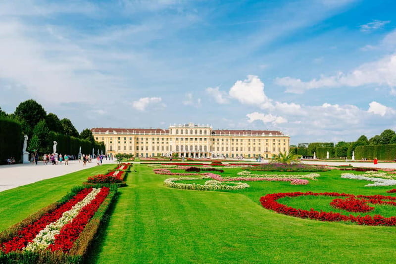 Schönbrunn, Belvedere, HOP ON HOP OFF - Vienna FLEXI Pass - How this Vienna FLEXI Pass keeps your first days sane