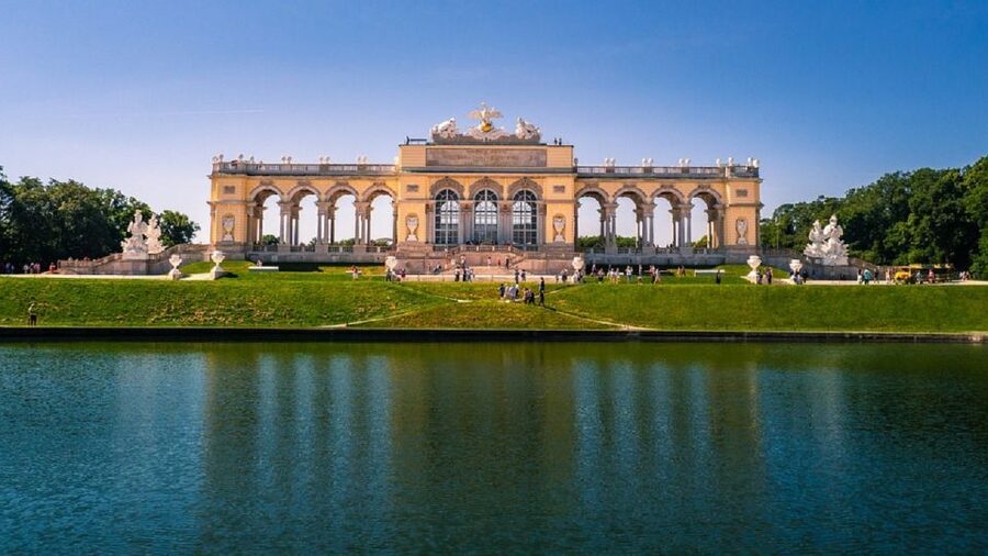 Schönbrunn Grand Tour : Private Skip-the-Line Walking Tour - First-floor staterooms: Franz Joseph and Sisi’s world