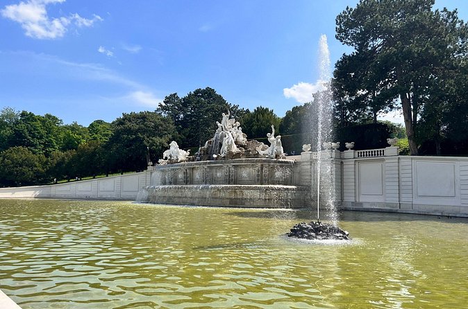 Schönbrunn Palace and Garden Tour - Your guide at Vienna Sightseeing Tours can make or break the day