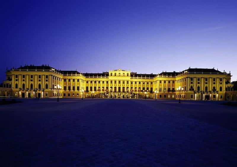 Schönbrunn Palace: Exclusive Ticket after the opening hours - Franz Joseph’s private apartments: modest elegance at imperial scale
