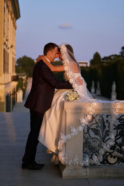 Schönbrunn Palace Private Photoshooting tour - Price and value: $318 per group up to 10