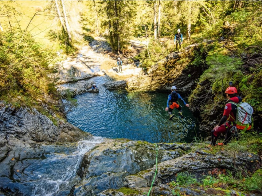 Schwarzwasserbach: Canyoning in Austria's Kleiwalsertal - Staying warm and comfortable when the water is cold