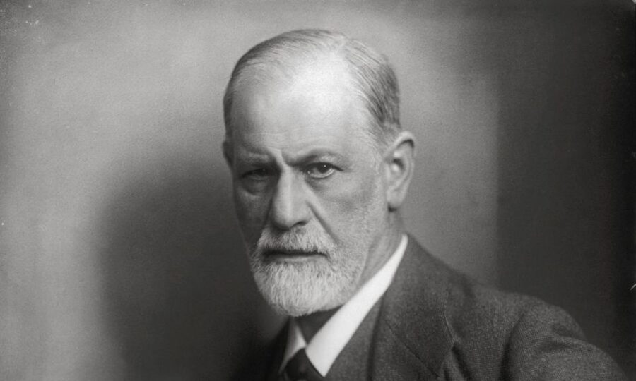 Sigmund Freud Museum Ticket - Phone AR for Freud’s Couch: How the installation changes what you notice