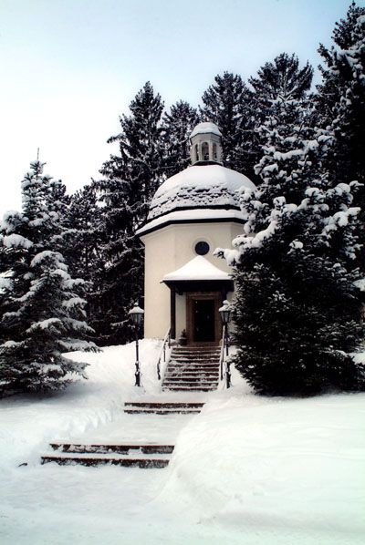 Silent Night Oberndorf Christmas Eve Tour from Salzburg - The snowy walk feels short, but cold is part of the deal
