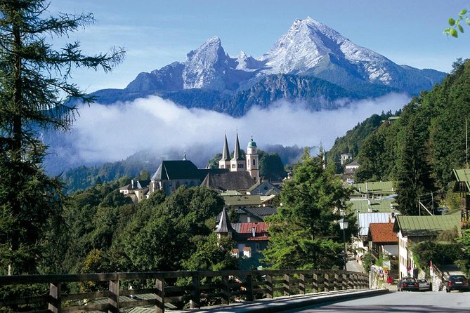 Skip-the-Line: Eagle's Nest in Berchtesgaden Tour from Salzburg - Kehlsteinhaus access: shuttle up, brass elevator, fast entry