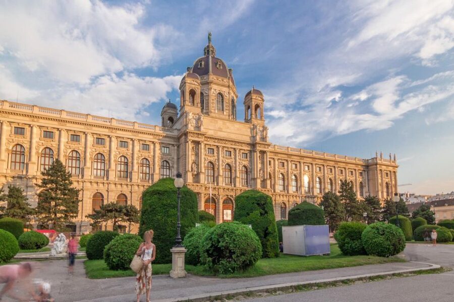 Skip-the-line Private Tour Kunsthistorisches Museum Vienna - The 5-hour option: private car convenience plus the extended visit