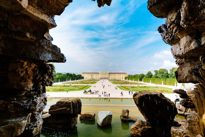 Skip-the-Line Schonbrunn Palace Guided Tour and Vienna Historical City Tour - Live commentary quality can vary, and that is tied to audio and language