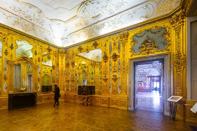Skip-the-line Upper Belvedere Tickets and Guided Tour Vienna - Meeting at Art Corner Cafe, then a Fast Start at the Belvedere Gates