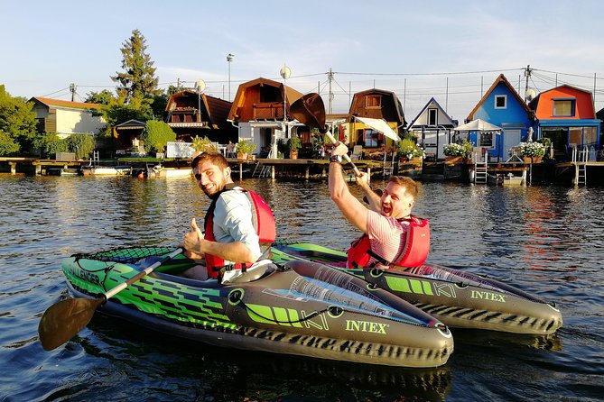 Small-Group Guided Kayak Tour of Vienna - Small-group size, tour length, and the practical value of 3 hours