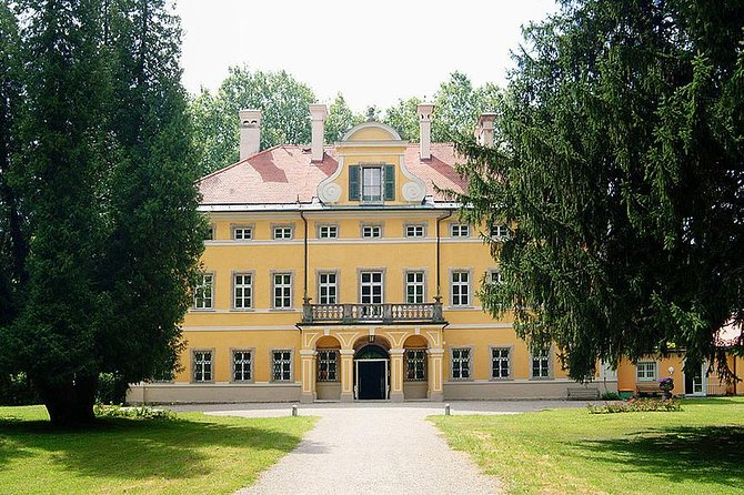 Sound of Movies: Musical Tour to Salzburg from Vienna - Pickup in Vienna and Meeting Point Reality