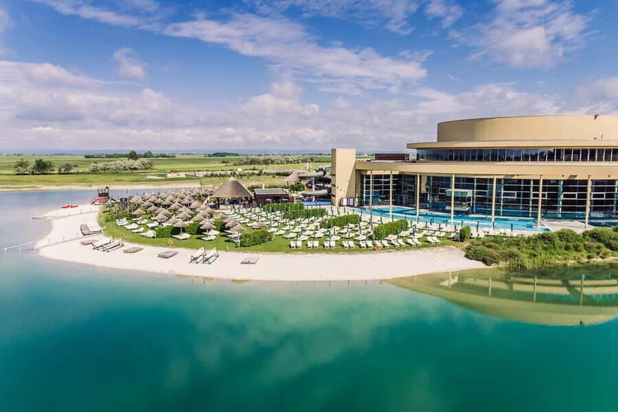 Spa-Breakfast at St. Martins Therme & Lodge Combo Ticket - Full-Day Access to a 2,000 m² Thermal Water World